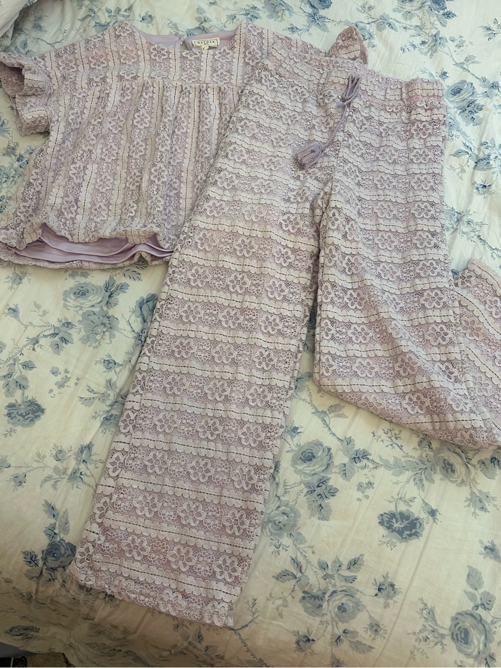 Hayden Girls Lavender Lace 2 piece outfit set size medium 9/10